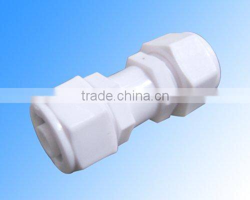 sell plastic pipe fitting
