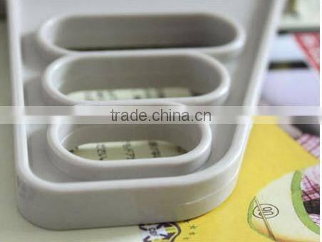 Japanese style simple design P type lollipop shaped hook hangers