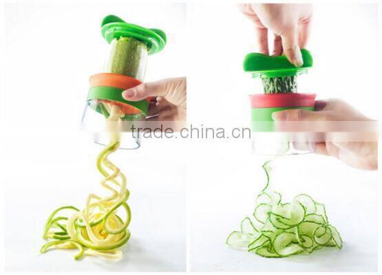 Kitchen manual plastic hand held spiralizer fruit vegetable slicer