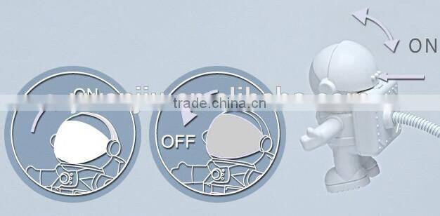 Supply Creative fashion Astronaut USB Night light / Variety bending small table lamp
