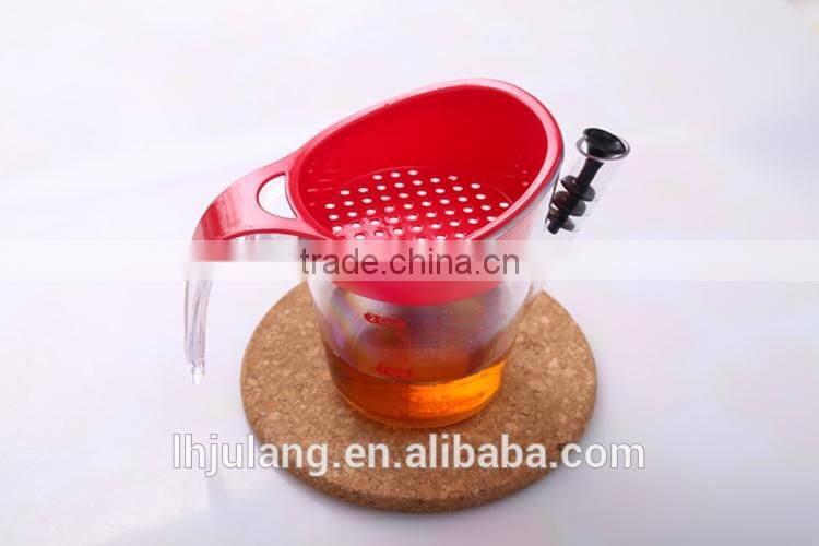 BPA-Free Gravy Fat separator ,strainer with measuring line/Fat Separator