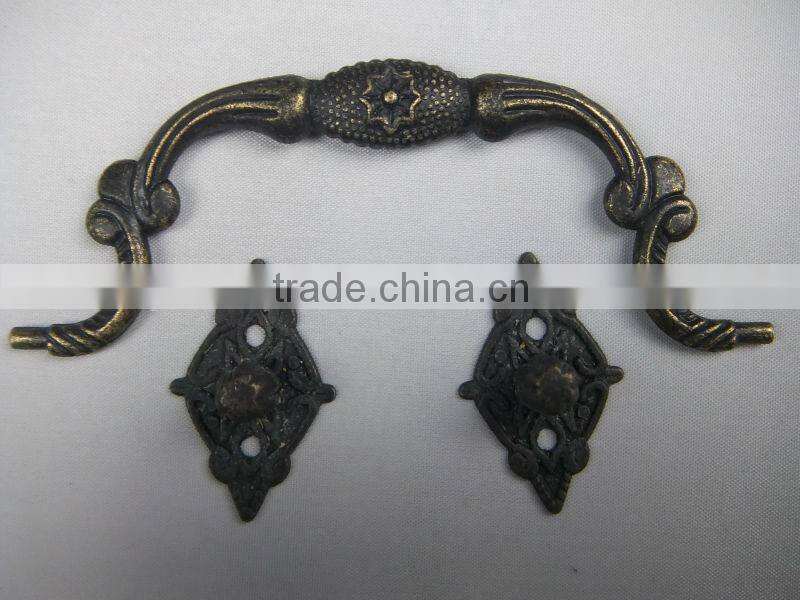 Factory price metal antique brass boxknob /catch/box handles made in china