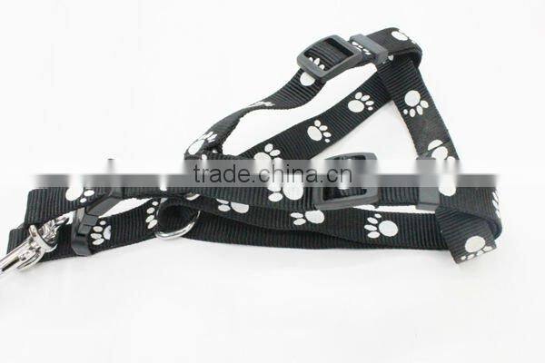 Black printed paw dog leash and harness set