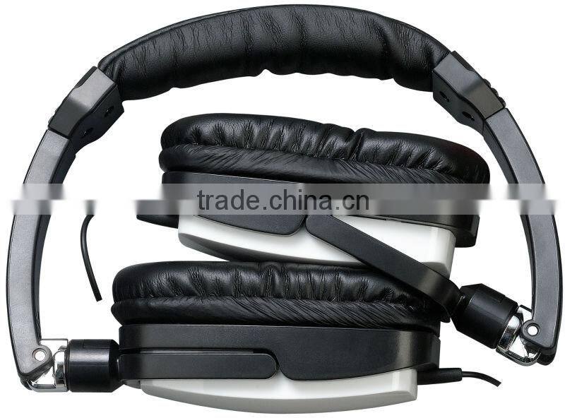 Great functional active noise-canceling headphones for travel use and peaceful private listening