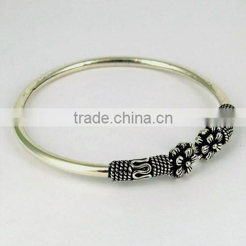 Excellent !! Flower Shape Plain 925 Sterling Silver Bracelet, For Beautiful Wrist, Fresh Silver Jewellery
