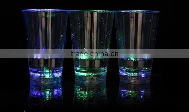 Bar supplies manufacturers wholesale Colorful LED Cup fluorescence induction into the shiny cup