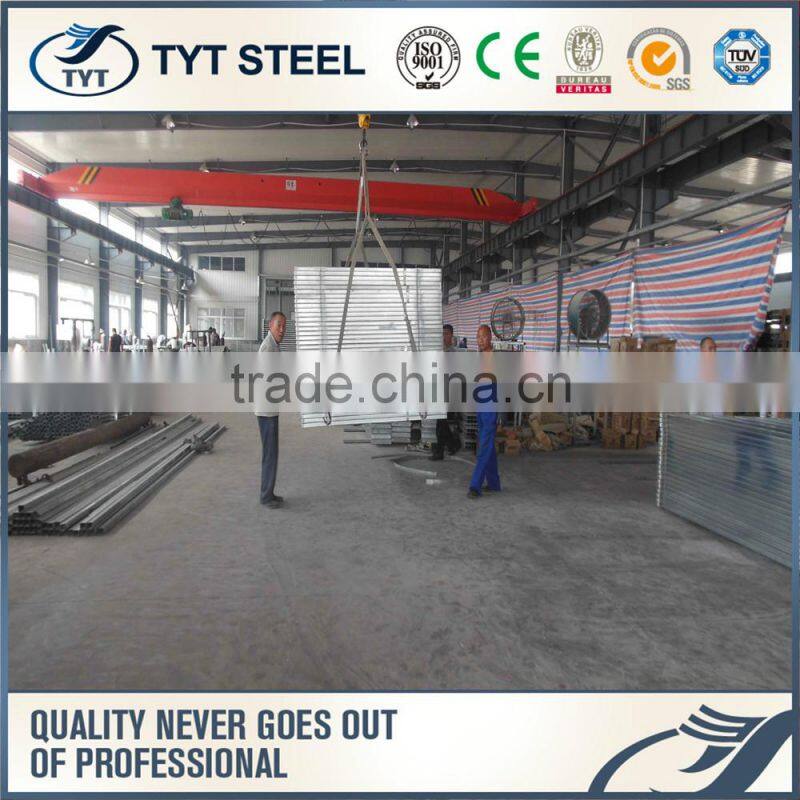 Galvanized cattle panel