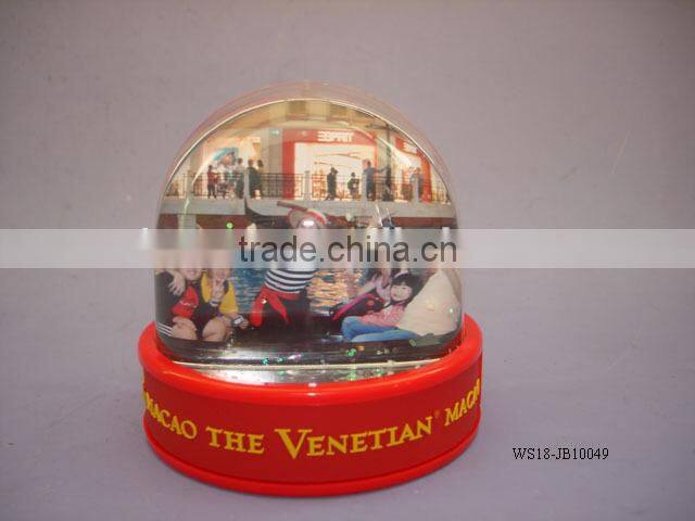 Wholesale Polyresin Valentine's Days Snowglobe