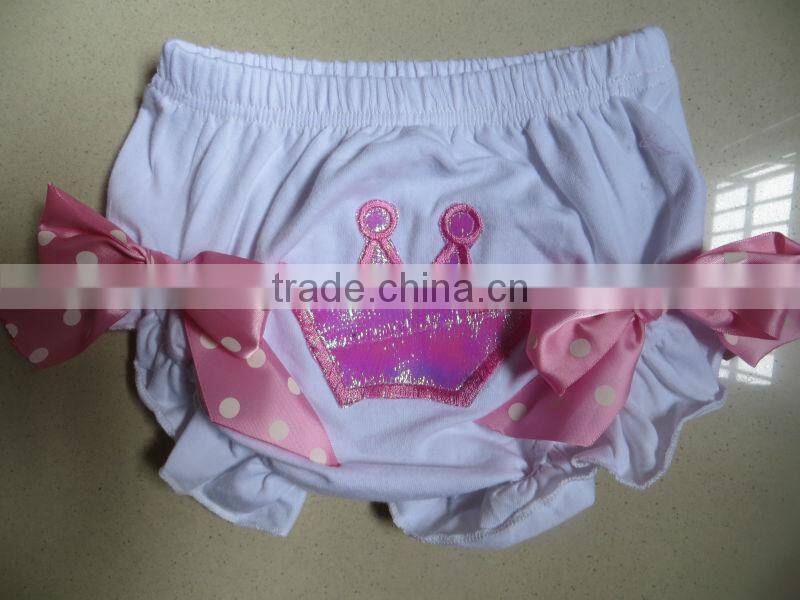 Wholesale baby Christmas clothing Beautiful baby girl bloomers Ruffle baby bloomers baby cotton bloomers