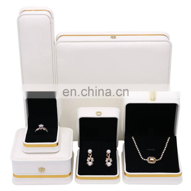 Luxury Jewelry Box for Ring Pendant Box Chain White Pu Leather Jewelry Bangle Box