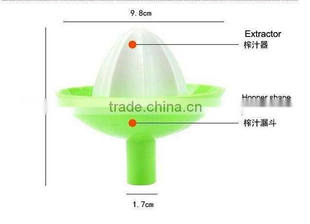 Hopper shape manual juice extractor lemon squeezer plastic