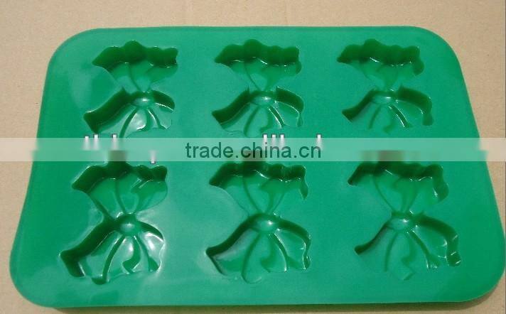 Practical flower shape silicone bakeware