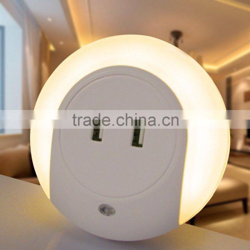 Hot sales!D06 LED night light with light detecting sensor USB charger US regulations