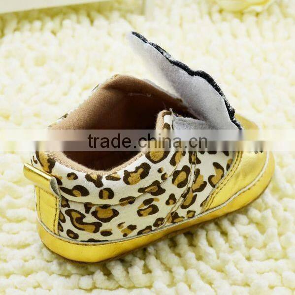 Gold baby girl casual shoes hellokitty cute kids footwear with soft sole 2016