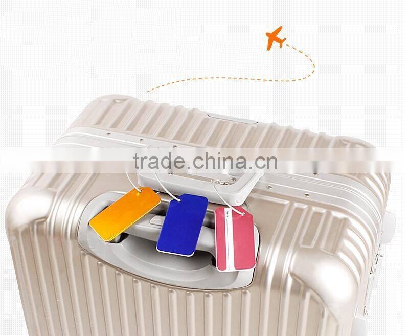 2016 New Design Customized Metal Hangtag