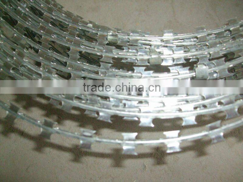 BTO-22 BTO60 BTO65 razor barb wire or concertina wire with razor factory