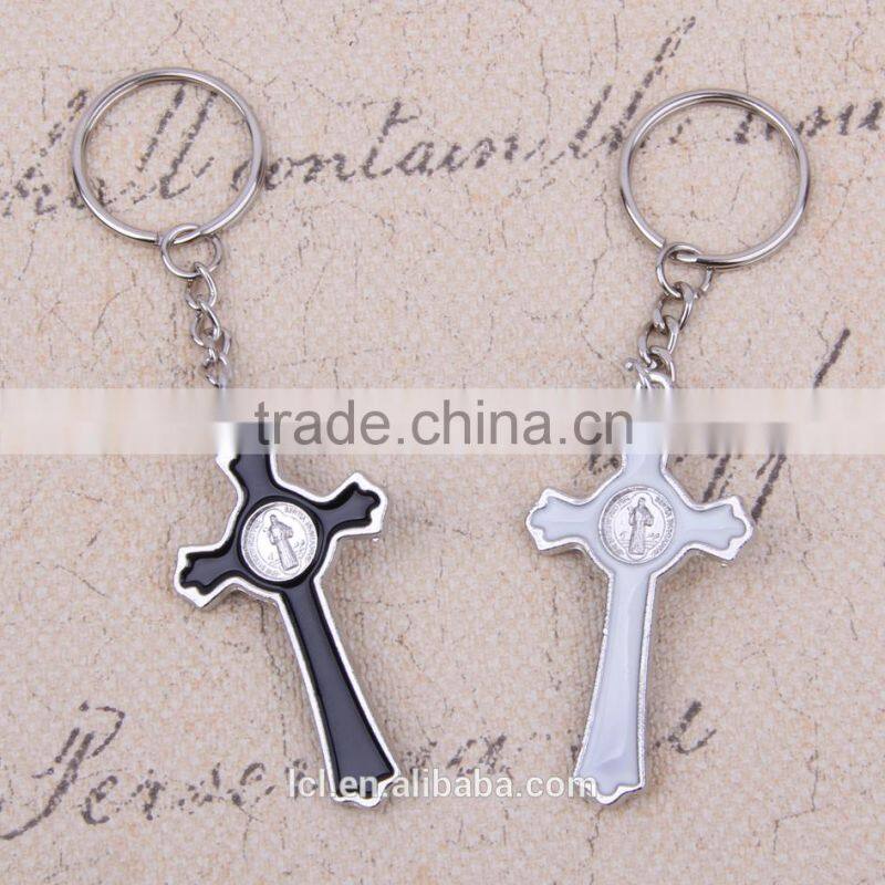 2016 new design wholesale key chain St. Benedict metal crucifix key chain Black & white cross key holder