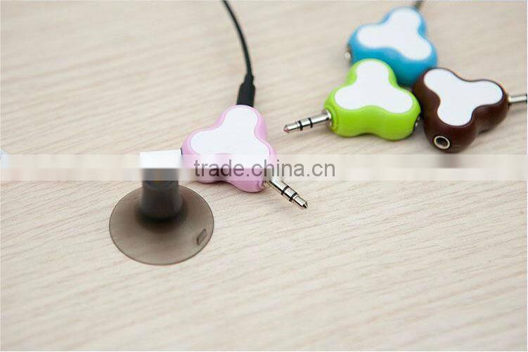 Hot Selling novelty male to female Earphone Splitter with suction stand,Promotional gift