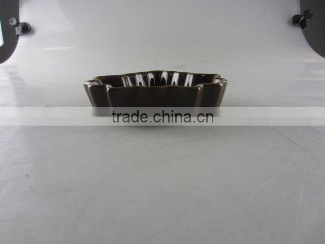 stock cheap brown-glazed ceramic dish with leaf-shaped