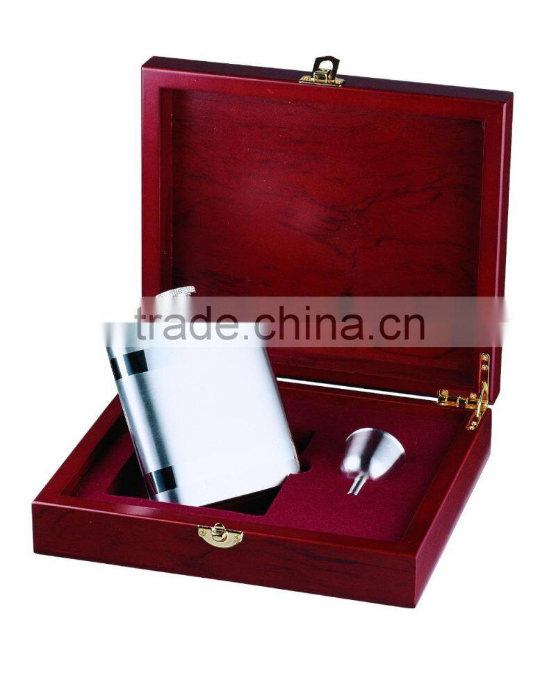 good quality stainles steel hip flask gift set with wooden box