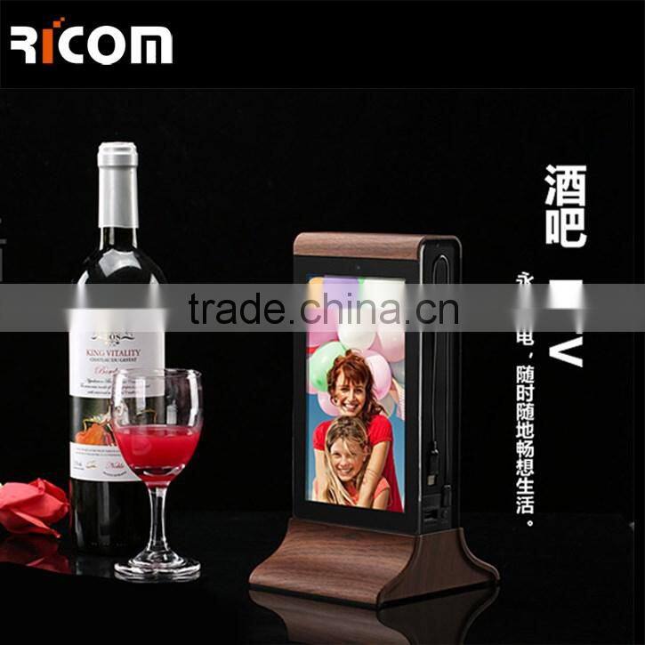 Menu standby restaurant power bank 2 USB ports 20800mAh with LCD advertising