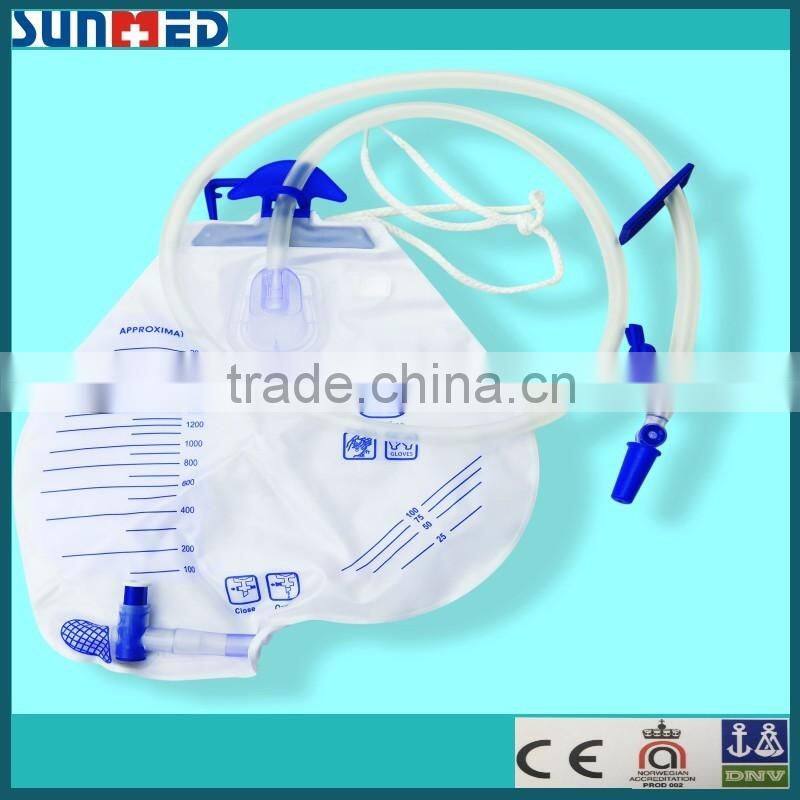 Luxury urine drainage bag with needless sampling port