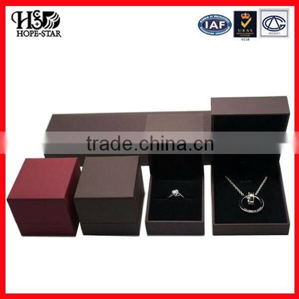 Red velvet high end necklace boxes with zipper of made in china