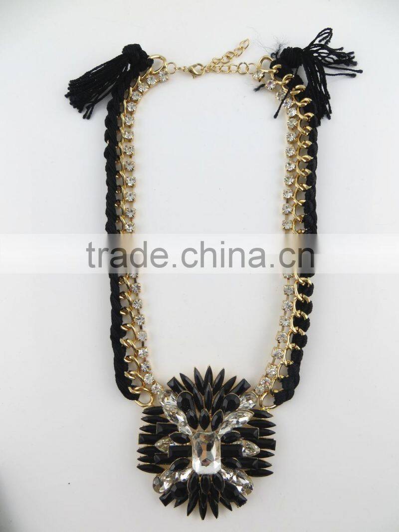 Luxury style black stone flower necklace