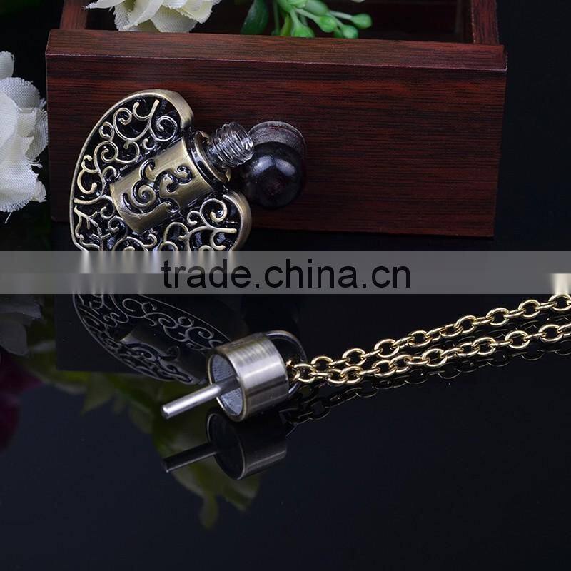 High quality 10ml mini refillable glass roll on bottle with plastic roller ball and colored cap wholesale