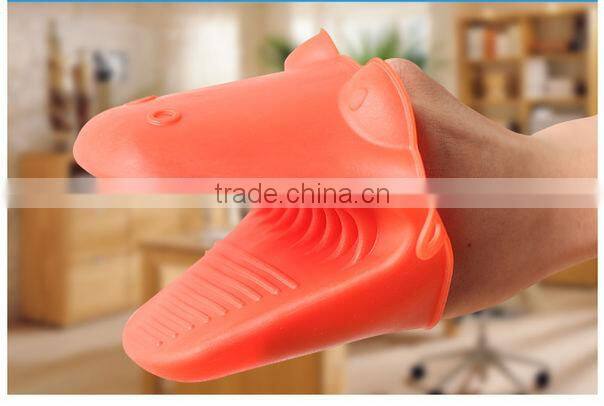 Kitchen silicone glove for oven cooking