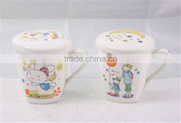 Multi cartoon design wholesale fine bone china tea cup with cover