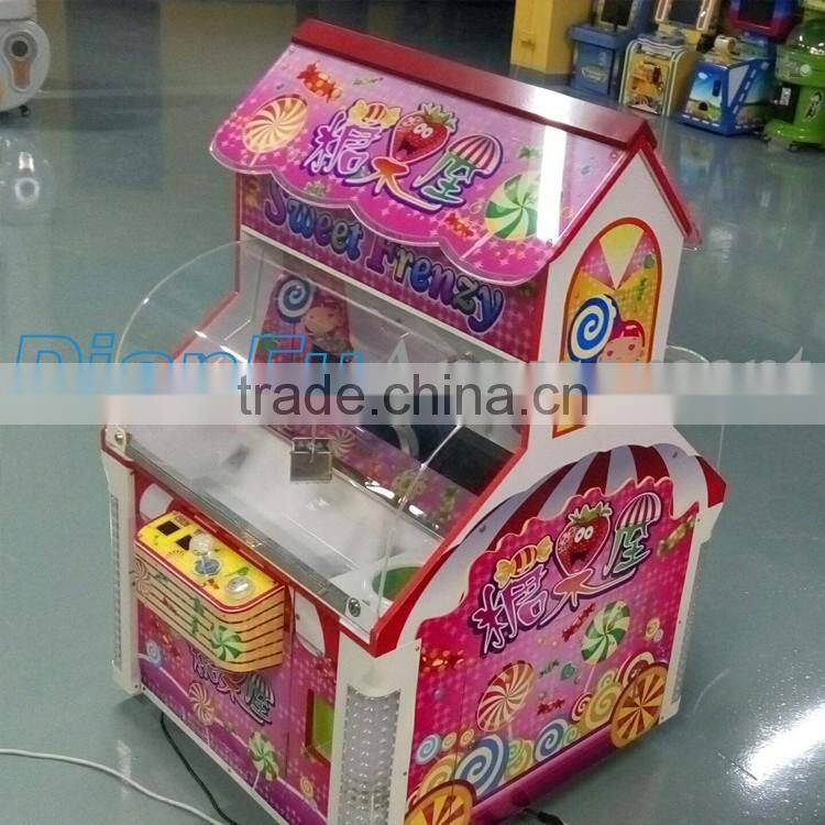 2016 newest hot sell coin operate arcade chilrdren candy claw machine house machine of price promotion sale