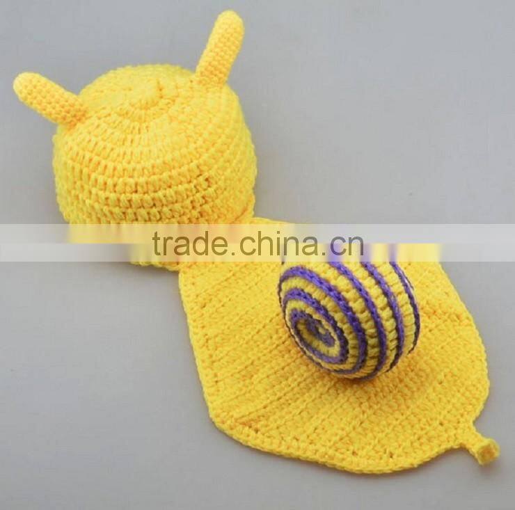 Handmade crochet small green snail Baby clothes camera photography props