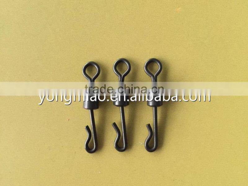 Q-shaped swing snap fishing tackle