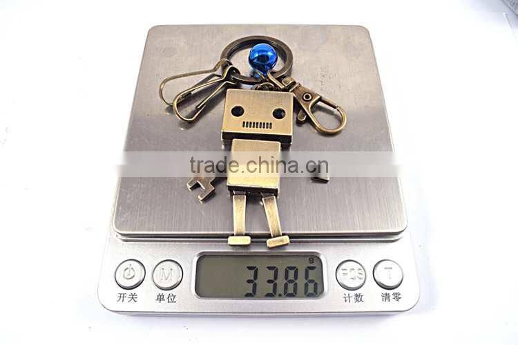 2016 factory fashion gift customized Metal robot keychain