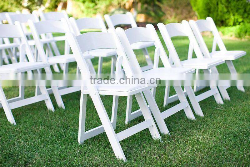 Factory price modern resin folding white wedding chair for event furniture