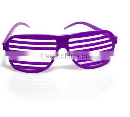 2015 advertising hot slotted sunglasses made in China