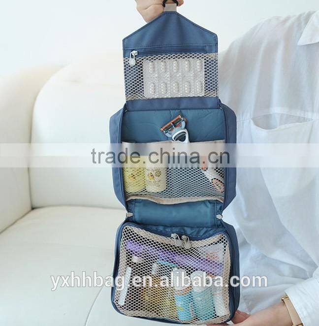 Hanging cosmetic bag for travel