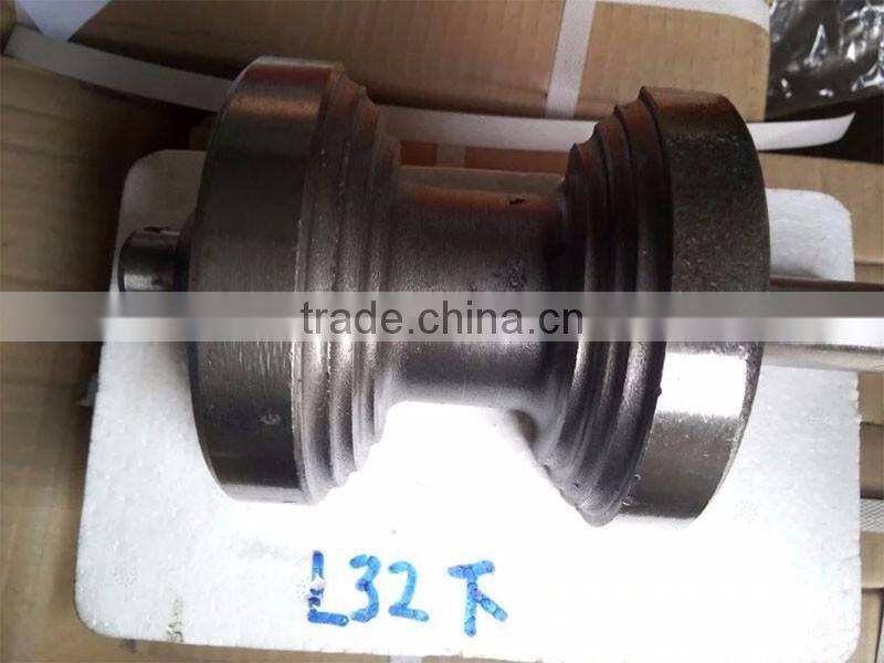 Agricultural traactor engine upper and lower balancing shaft
