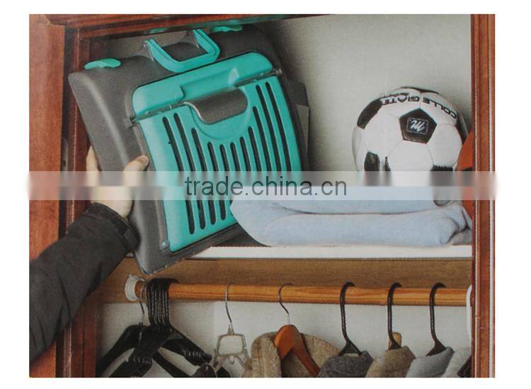 New design portable triangular folding plastic cat carrier