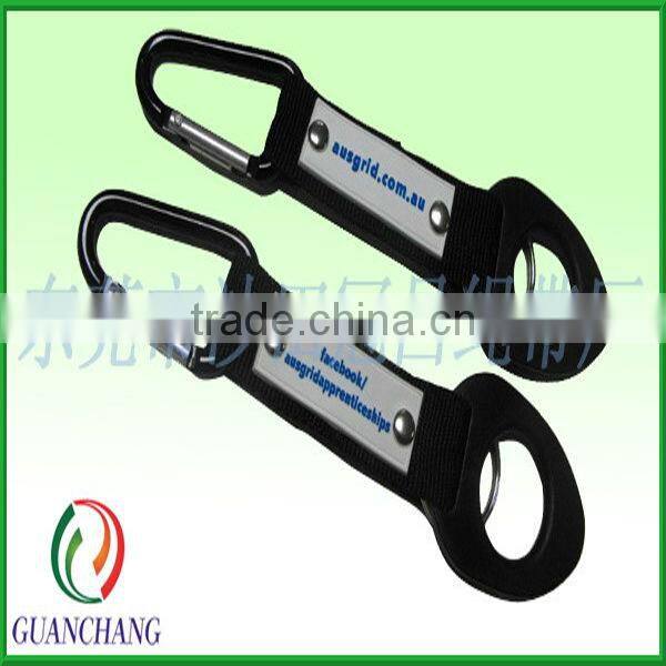 Climbing carabiner short lanyard