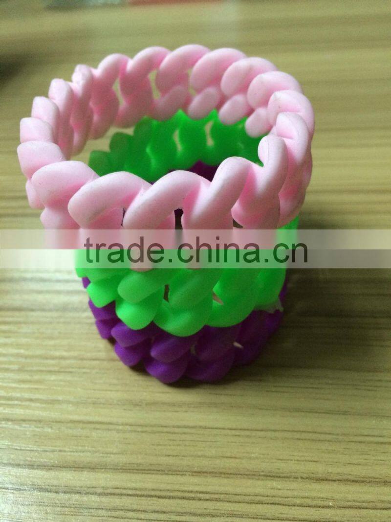 Personalized compilation Hemp flowers shaped silicone bracelet