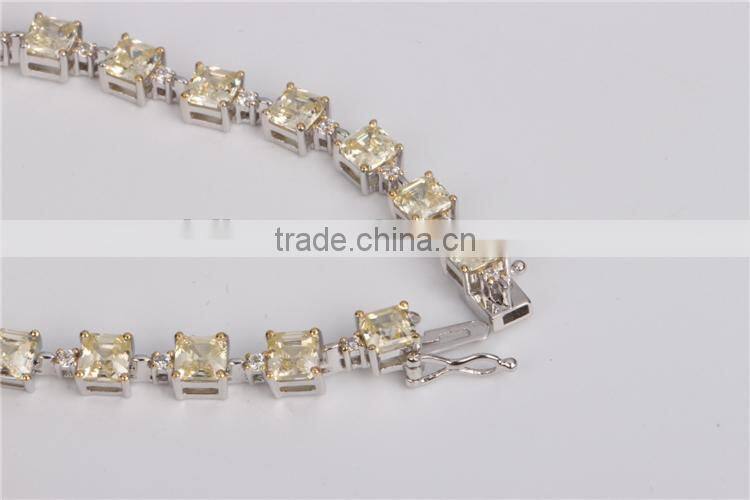 Unit Price of 18K Gold Diamond Bracelet And Necklace Jewelry Set