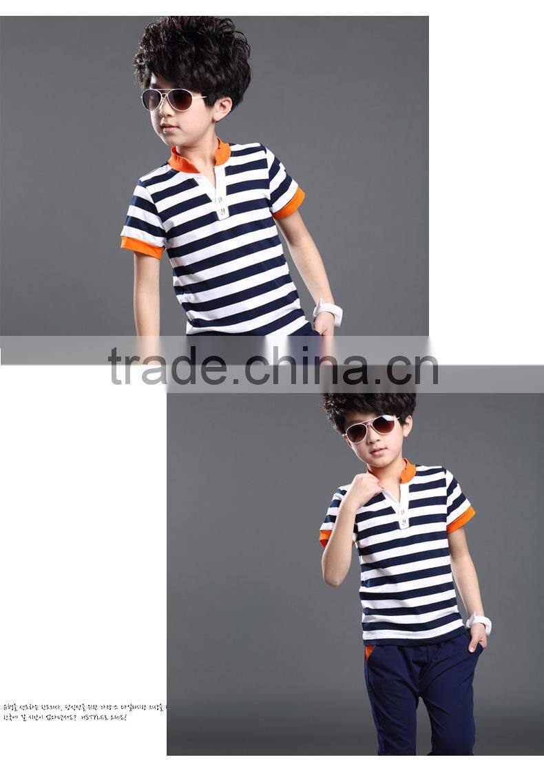 The boy with short sleeves