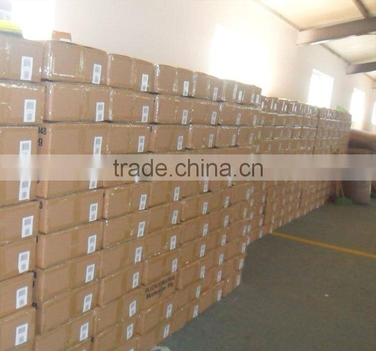 Animal feed supplies Microwave dried locusts dog fish treats