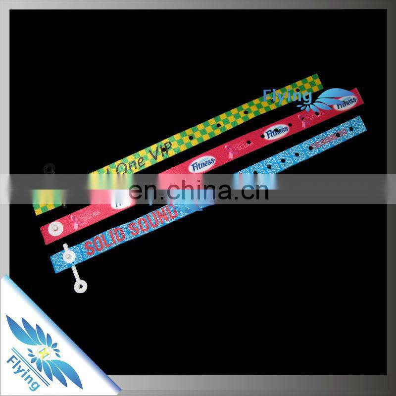 2016 hot selling full color festival fabric wristbands with plastic clip