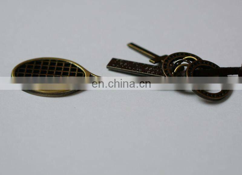 Alibaba wholesale customized badminton racket shaped keychain/keyring