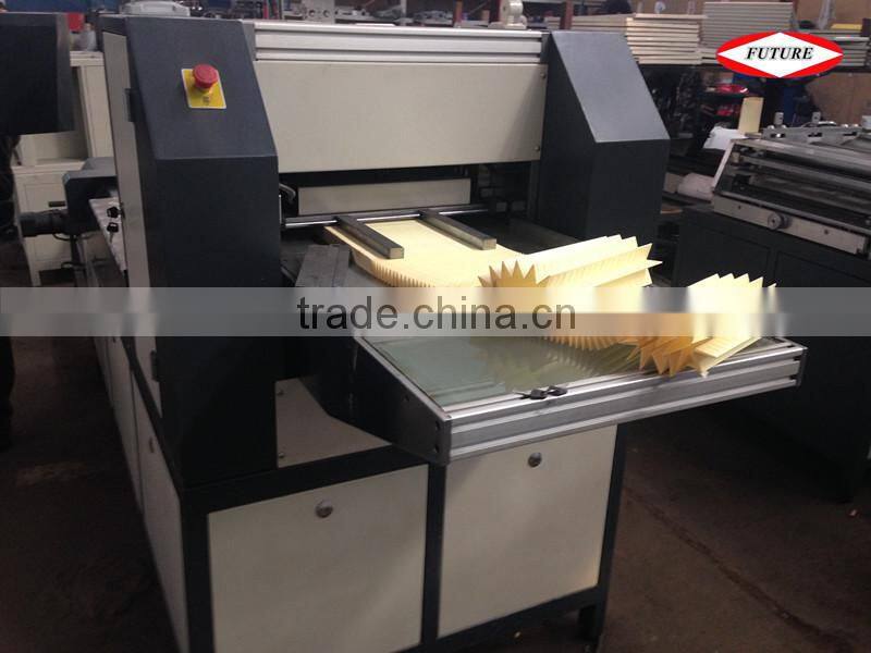 Automatic filter nonwoven fold machine