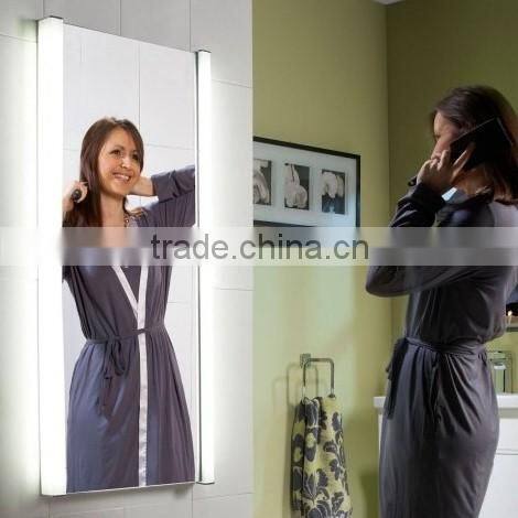 CE IP44 Wall Mounted Bathroom Illuminated Mirror