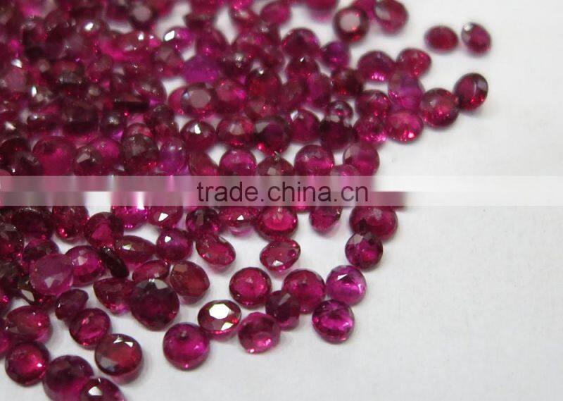 0.05cts 2pc Diamond 1pc Ruby Gold Ring 1.200g in 14 Karat Yellow Gold